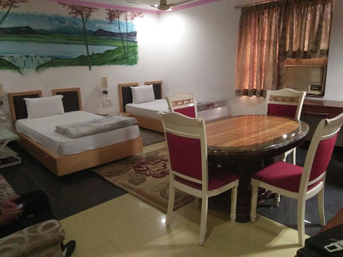Hotel Rahul Deluxe Nagpur Exterior foto